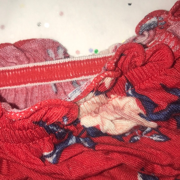 red flower blouse 🥀 - Picture 2 of 4